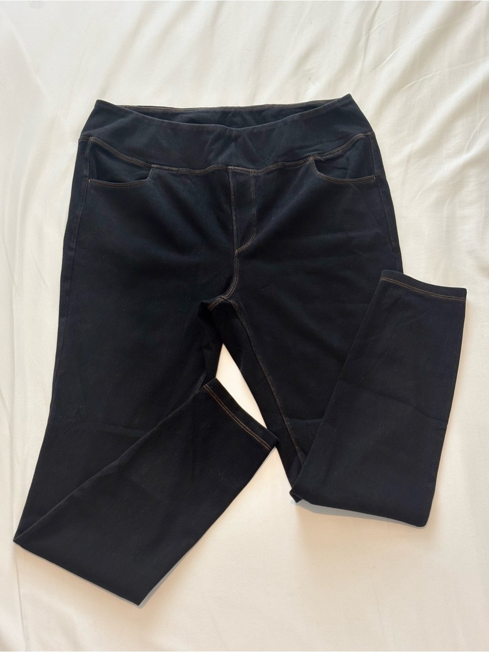 AMO Black Women's Pull-On Jeggings with Faux Pocket Detail ( NEVER USED)